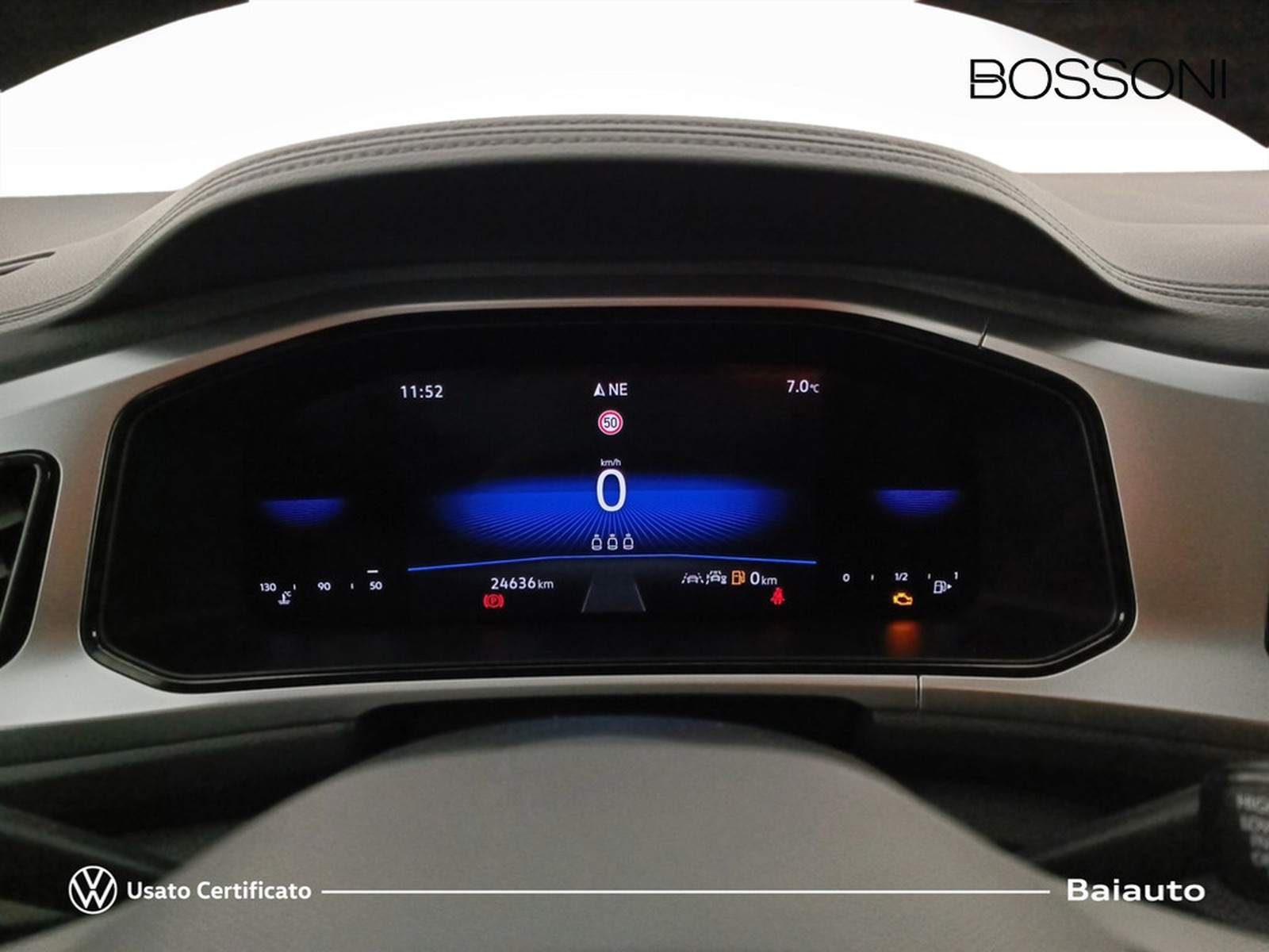 9 - Volkswagen T-Roc 2.0 tdi scr 115cv life