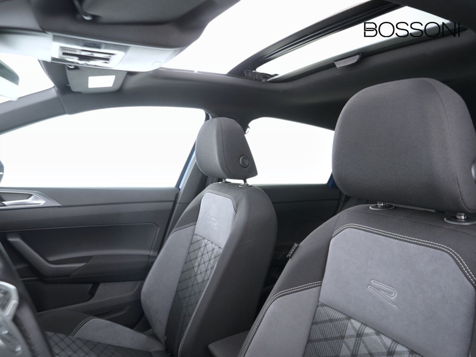 21 - Volkswagen Taigo 1.0 tsi 115cv r-line dsg