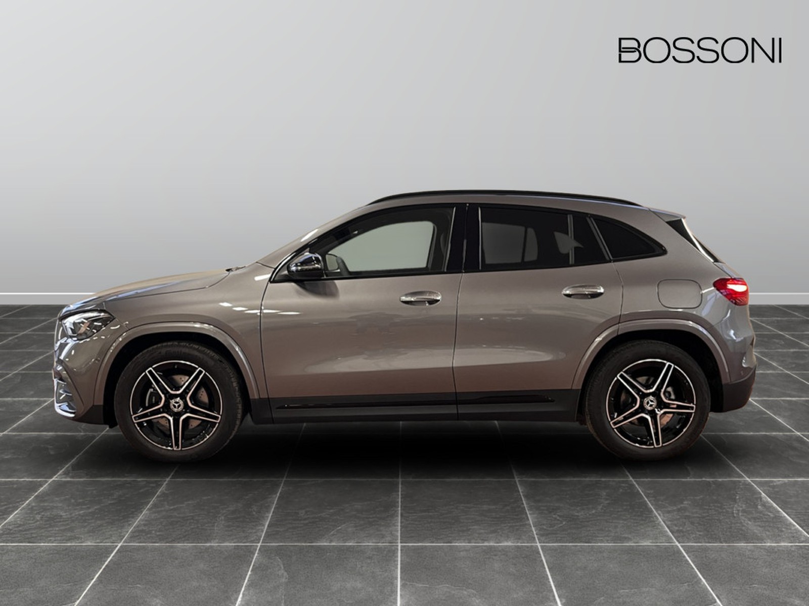 3 - Mercedes GLA 200 d amg line premium 4matic 8g-dct