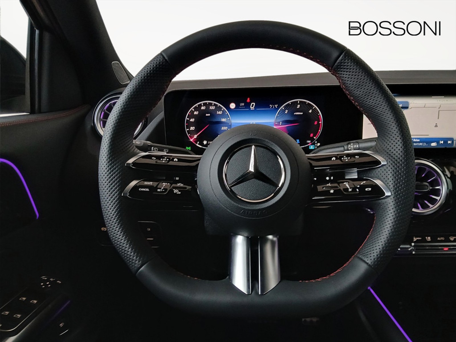 17 - Mercedes GLA 200 d amg line premium 4matic 8g-dct