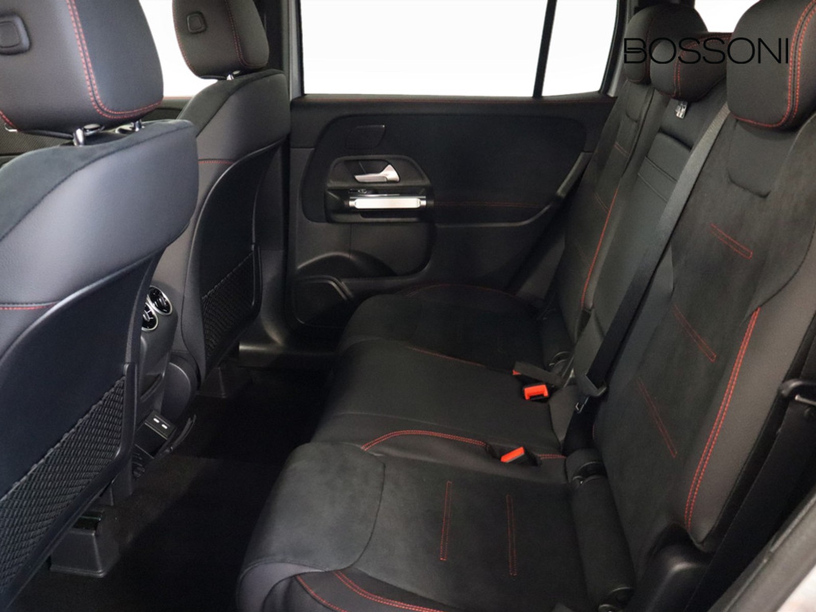 8 - Mercedes GLB 200 d amg line premium 4matic 8g-dct