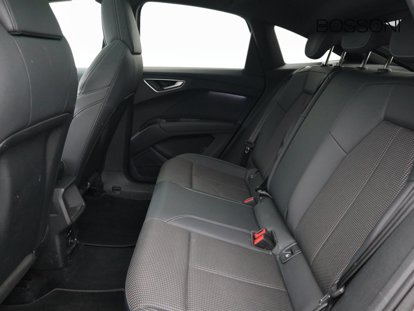 8 - Audi Q4 e-tron sportback e-tron 40 s line edition