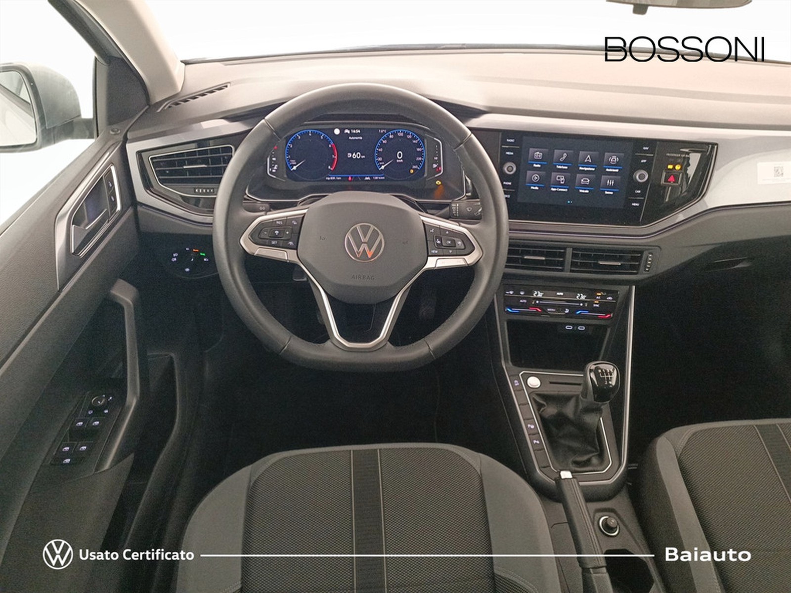 8 - Volkswagen Polo 1.0 tsi 95cv style