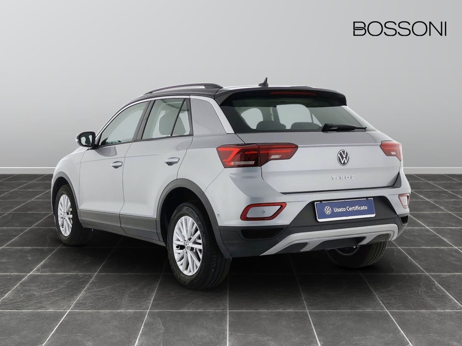 4 - Volkswagen T-Roc 2.0 tdi scr 115cv life