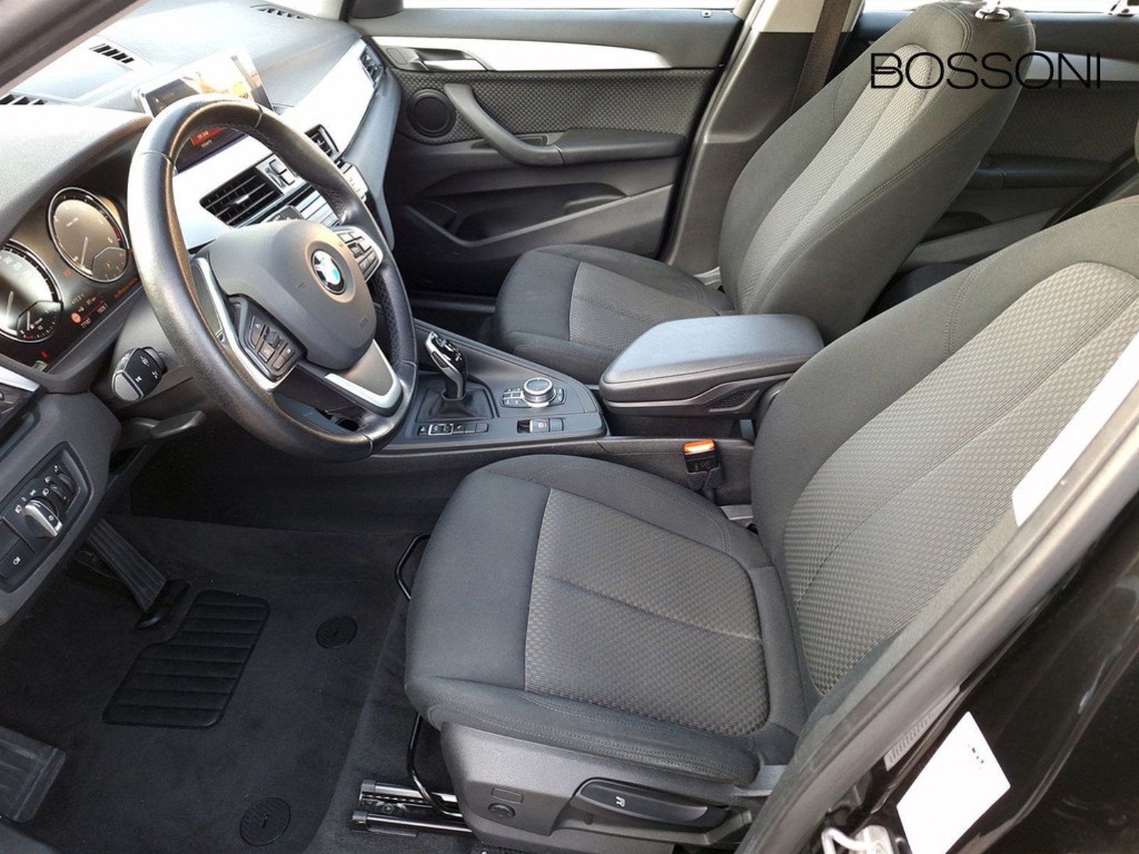 11 - BMW X1 18d sdrive business advantage steptronic