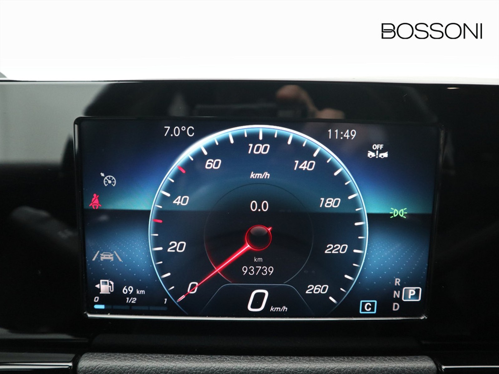 9 - Mercedes GLA 200 d premium 8g-dct