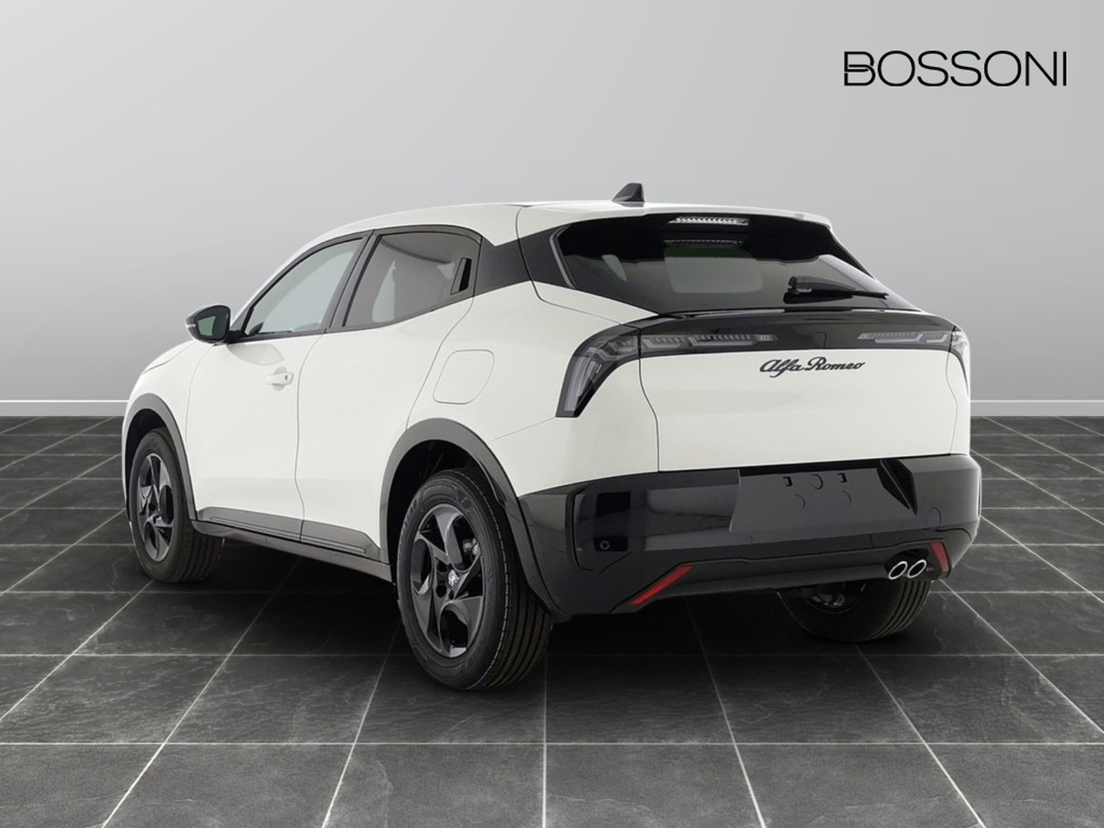 4 - Alfa Romeo Junior 1.2 hybrid 145cv ibrida edct6