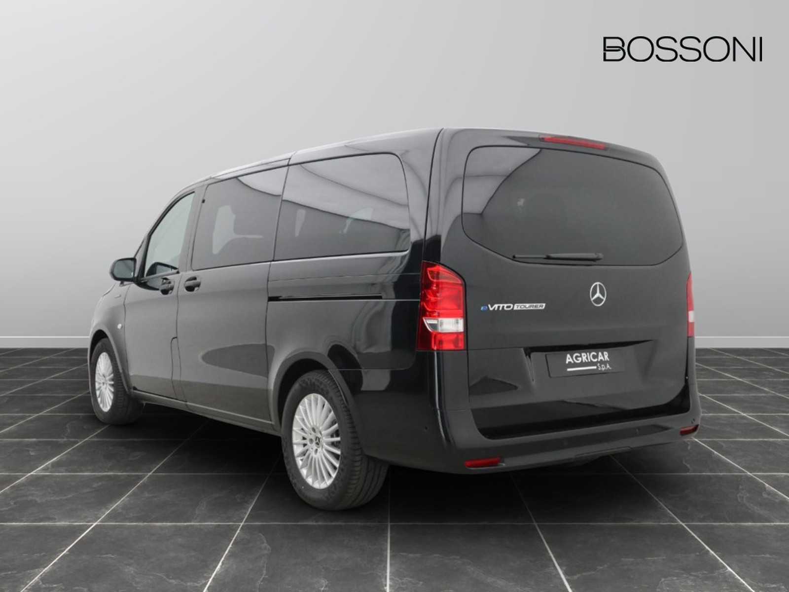 5 - Mercedes Vans Vito etourer 129 long 90kwh