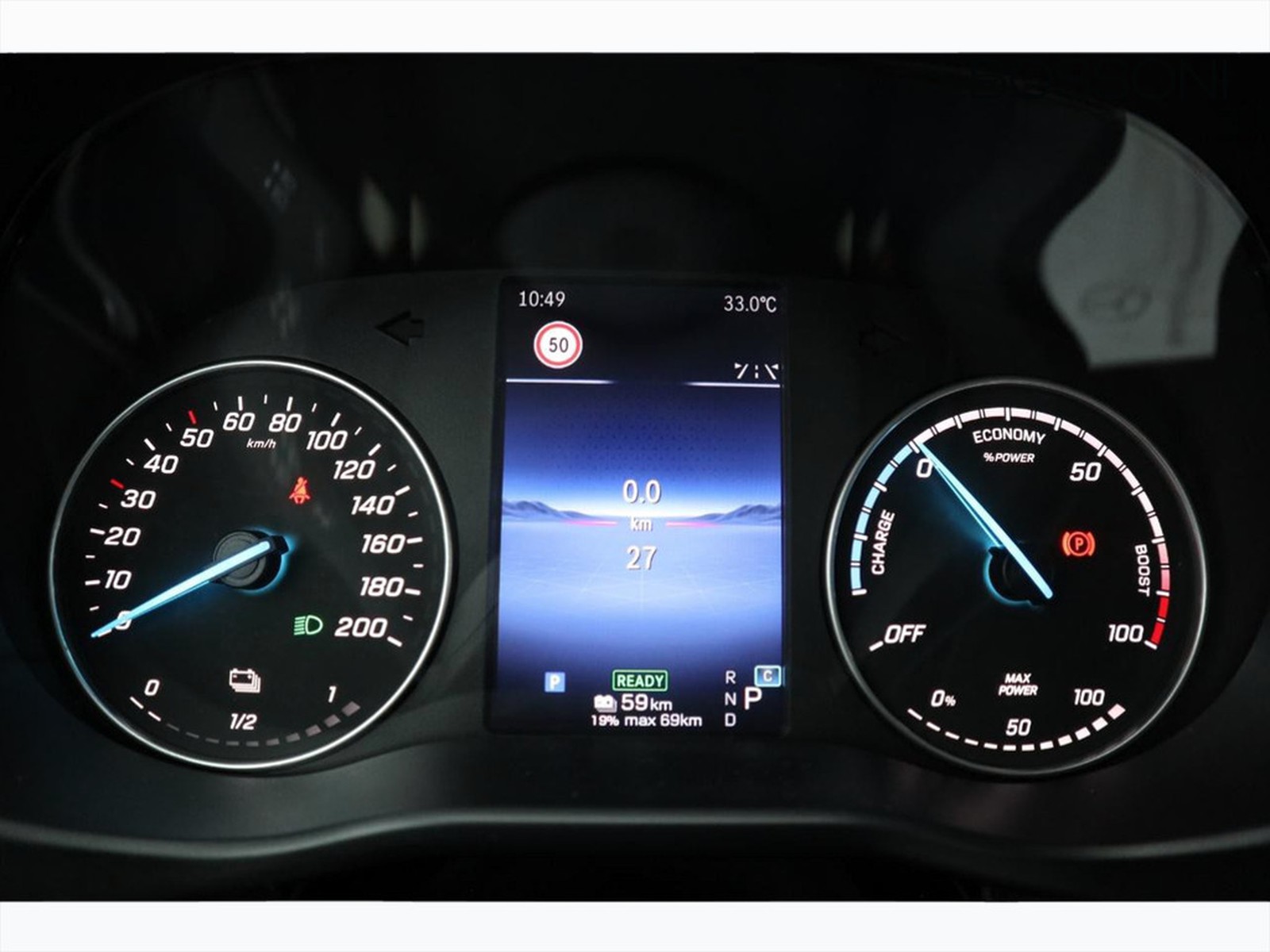 10 - Mercedes Vans Vito etourer 129 long 90kwh