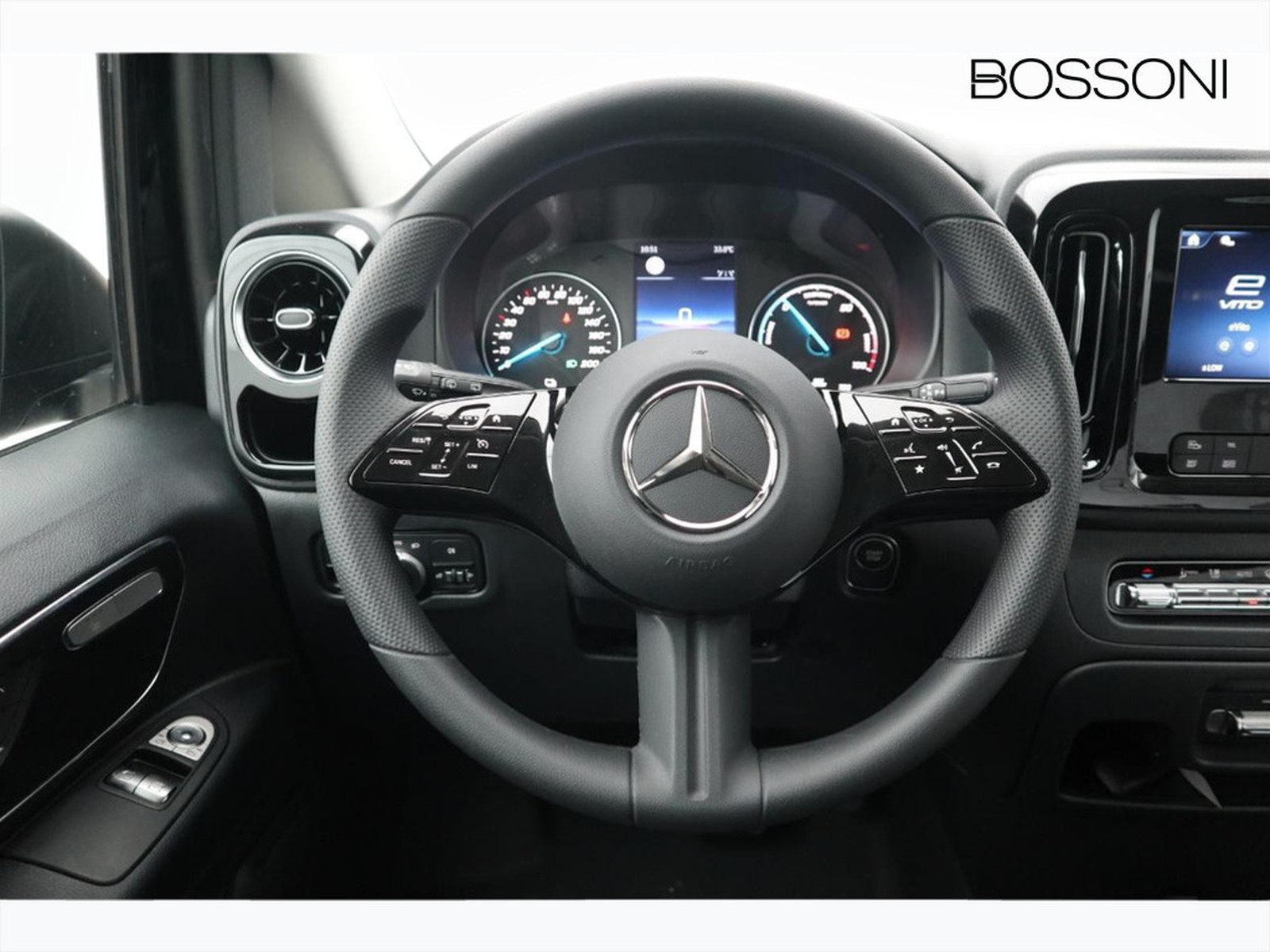 16 - Mercedes Vans Vito etourer 129 long 90kwh