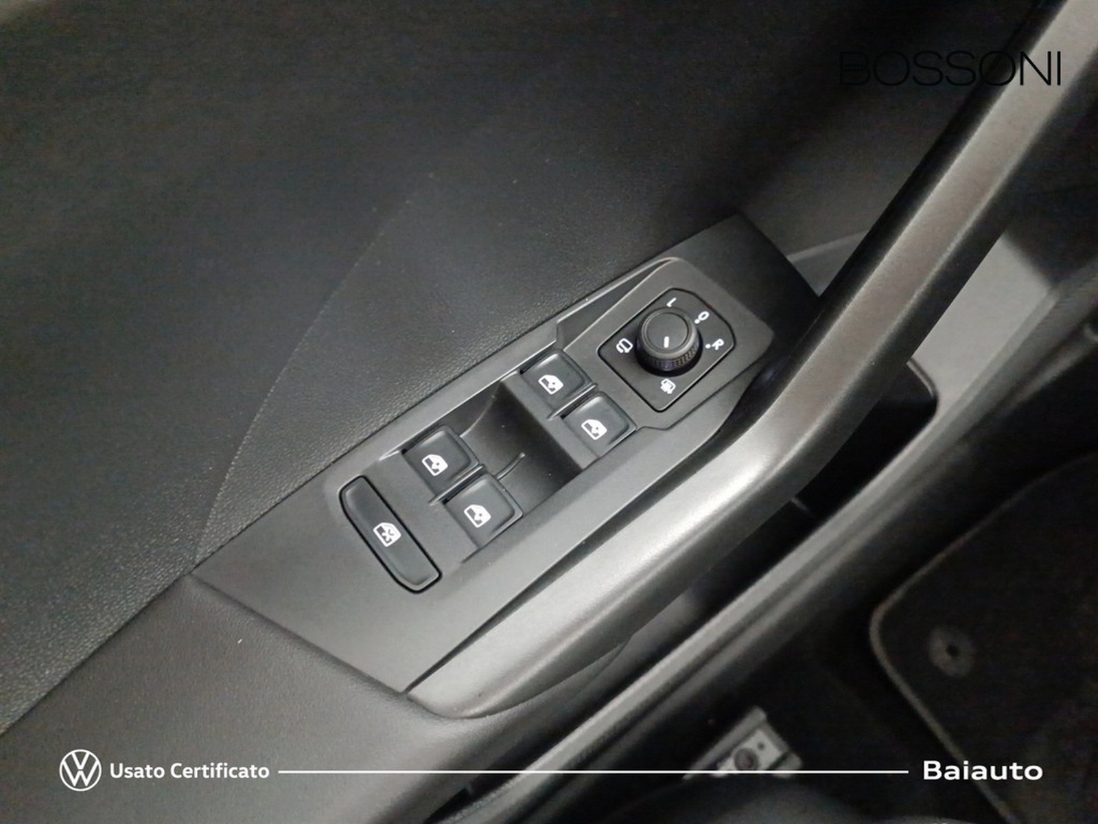 17 - Volkswagen T-Cross 1.0 tsi 115cv life dsg