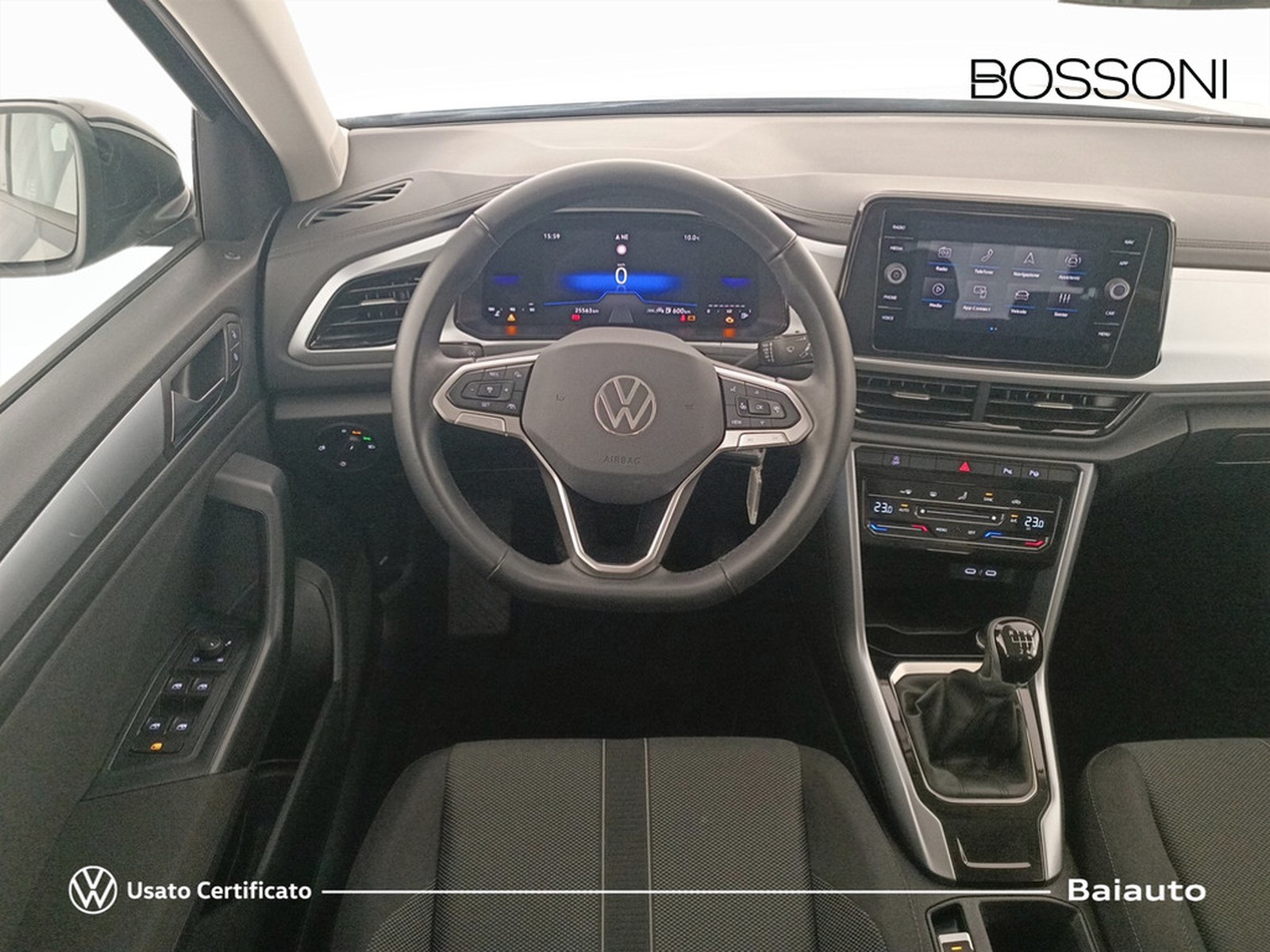 8 - Volkswagen T-Roc 2.0 tdi scr 115cv life