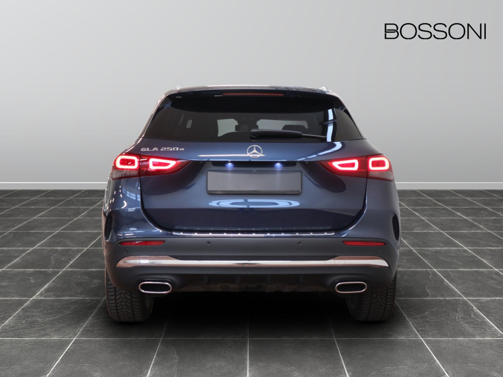 6 - Mercedes GLA 250 e plug in hybrid (e eq-power) premium 8g-dct