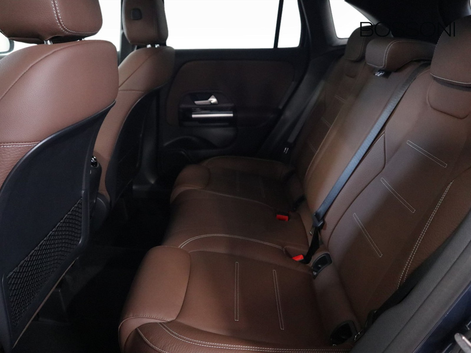 8 - Mercedes GLA 250 e plug in hybrid (e eq-power) premium 8g-dct