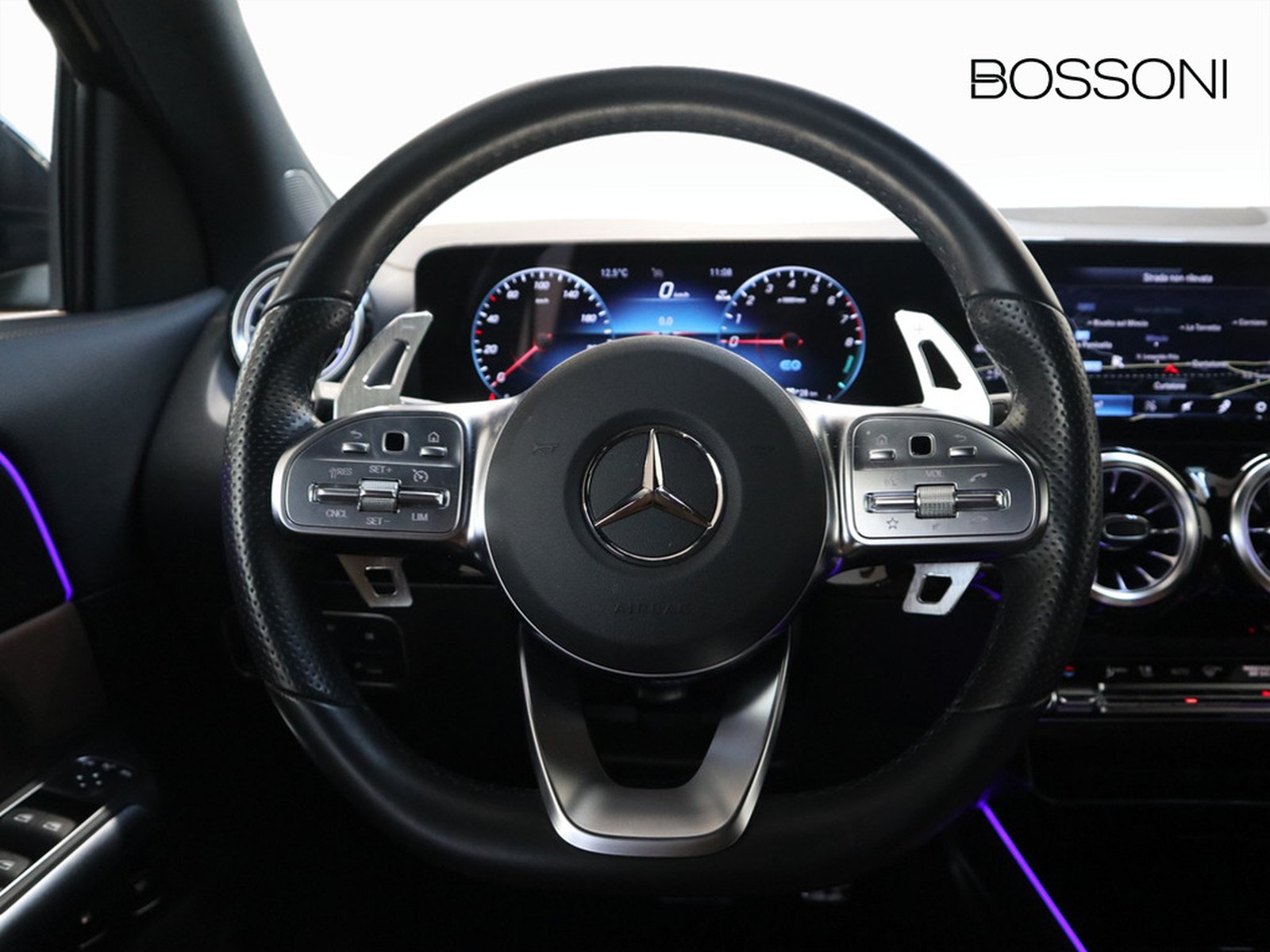 17 - Mercedes GLA 250 e plug in hybrid (e eq-power) premium 8g-dct