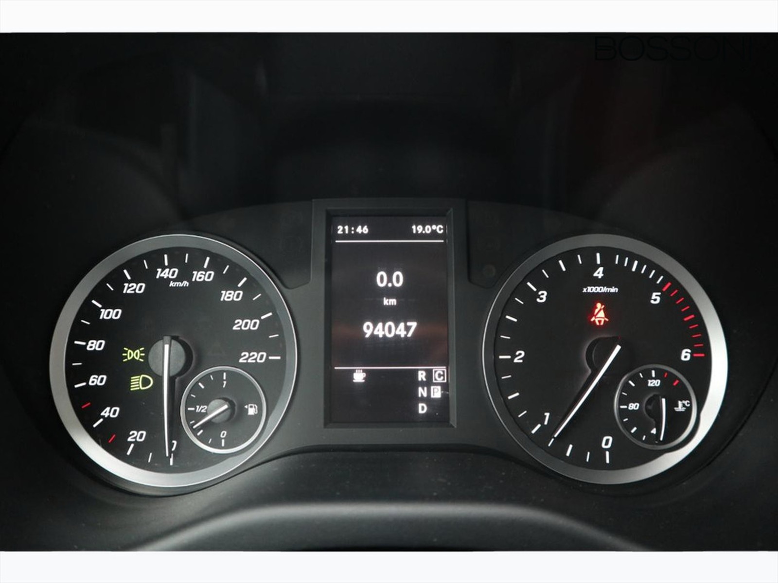 9 - Mercedes Vans Vito 114 cdi long mixto auto my20