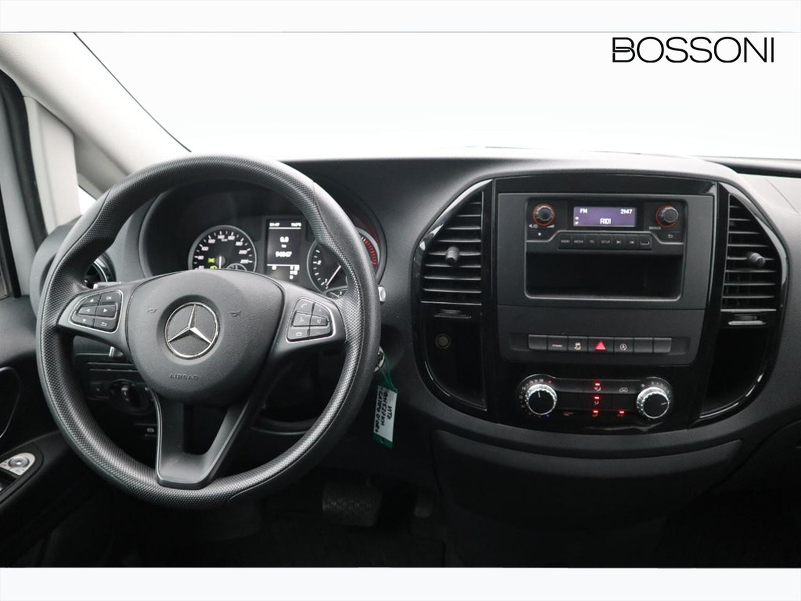 11 - Mercedes Vans Vito 114 cdi long mixto auto my20