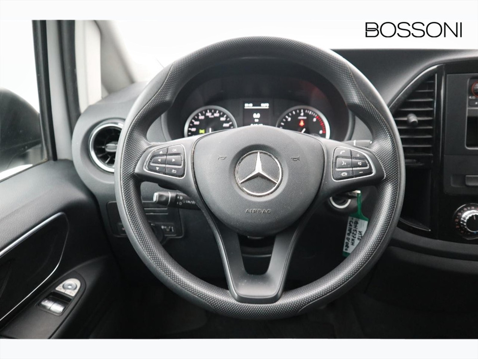 14 - Mercedes Vans Vito 114 cdi long mixto auto my20