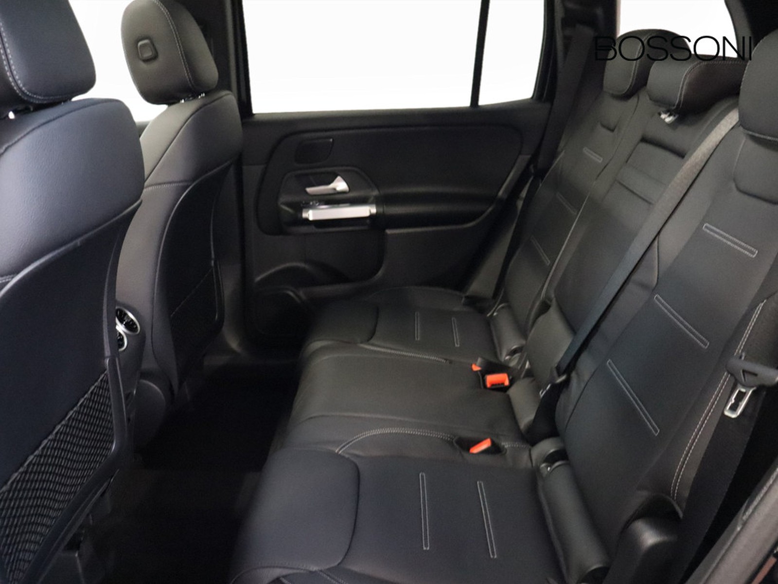 8 - Mercedes GLB 180 amg line premium 7g-dct