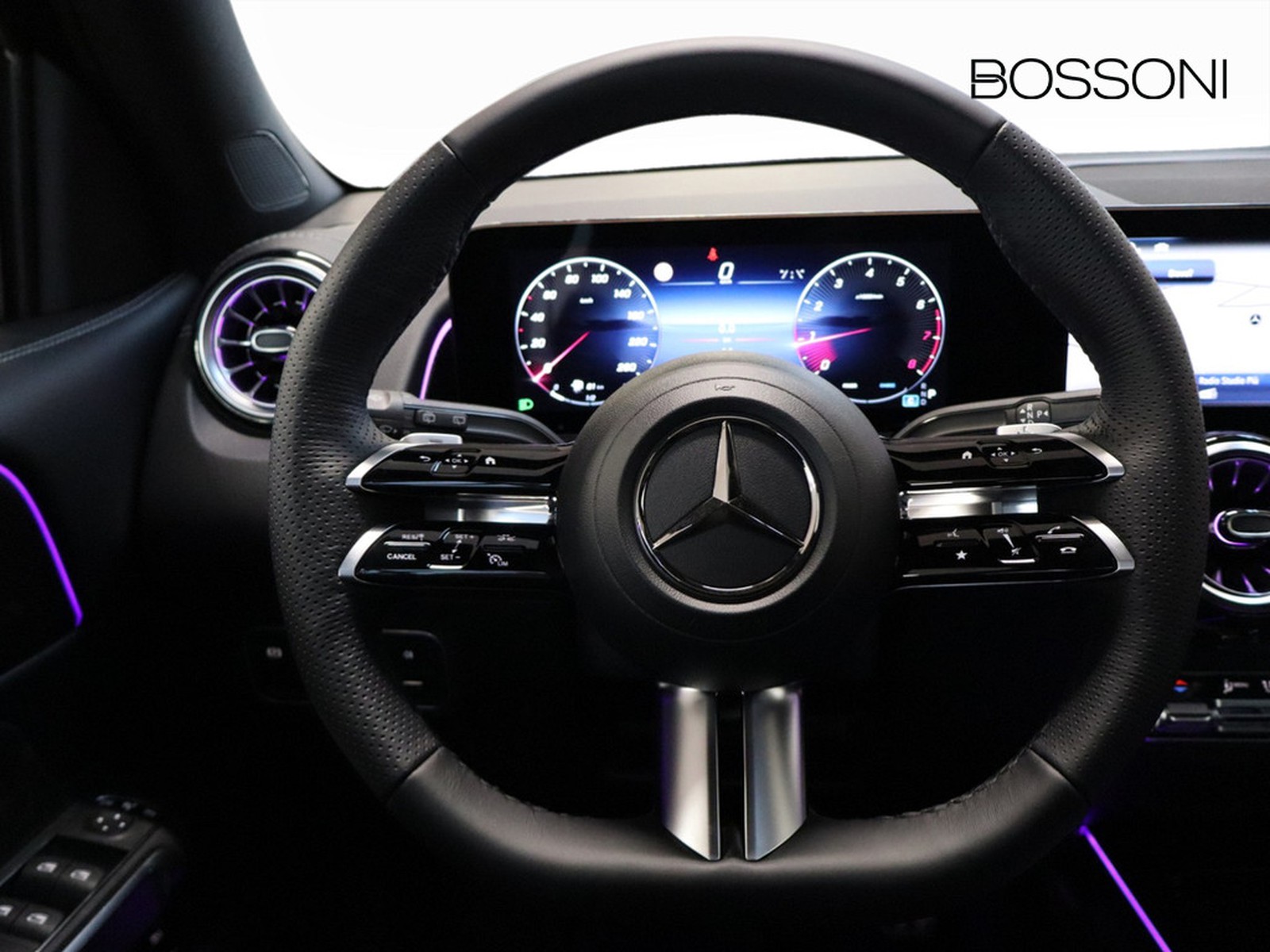 18 - Mercedes GLB 180 amg line premium 7g-dct