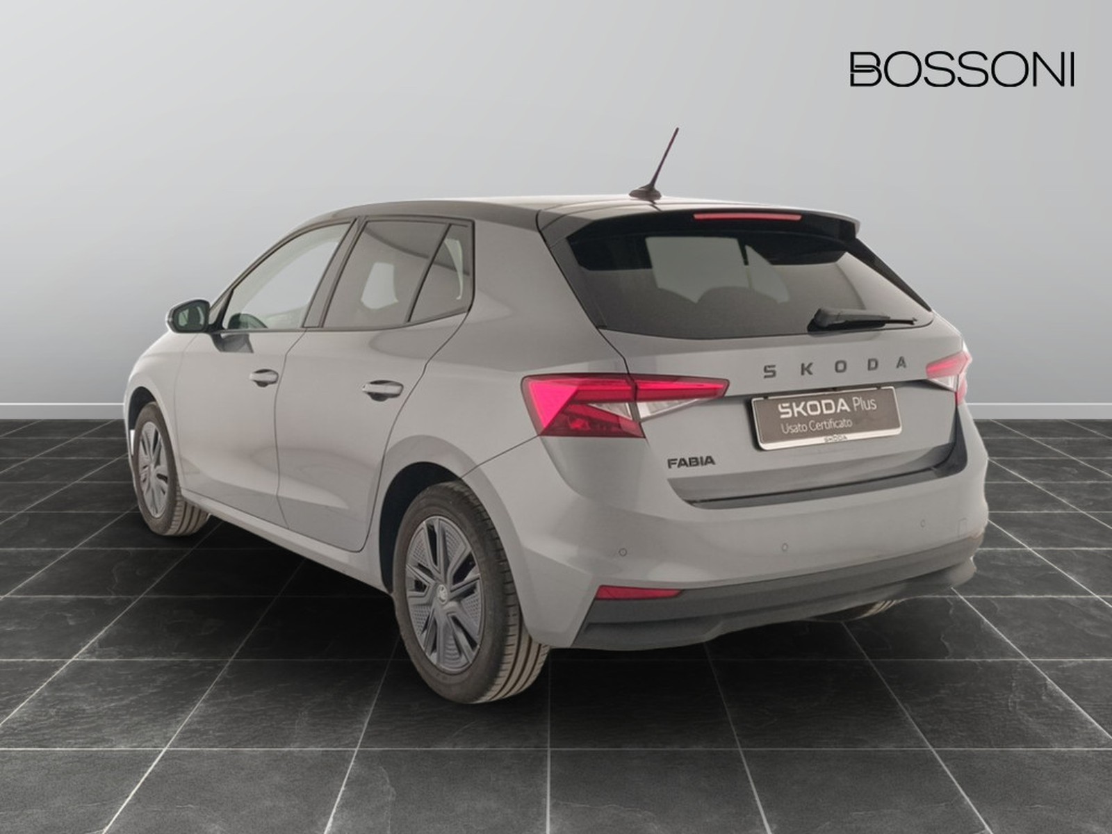 4 - Skoda Fabia 1.0 mpi 80cv selection