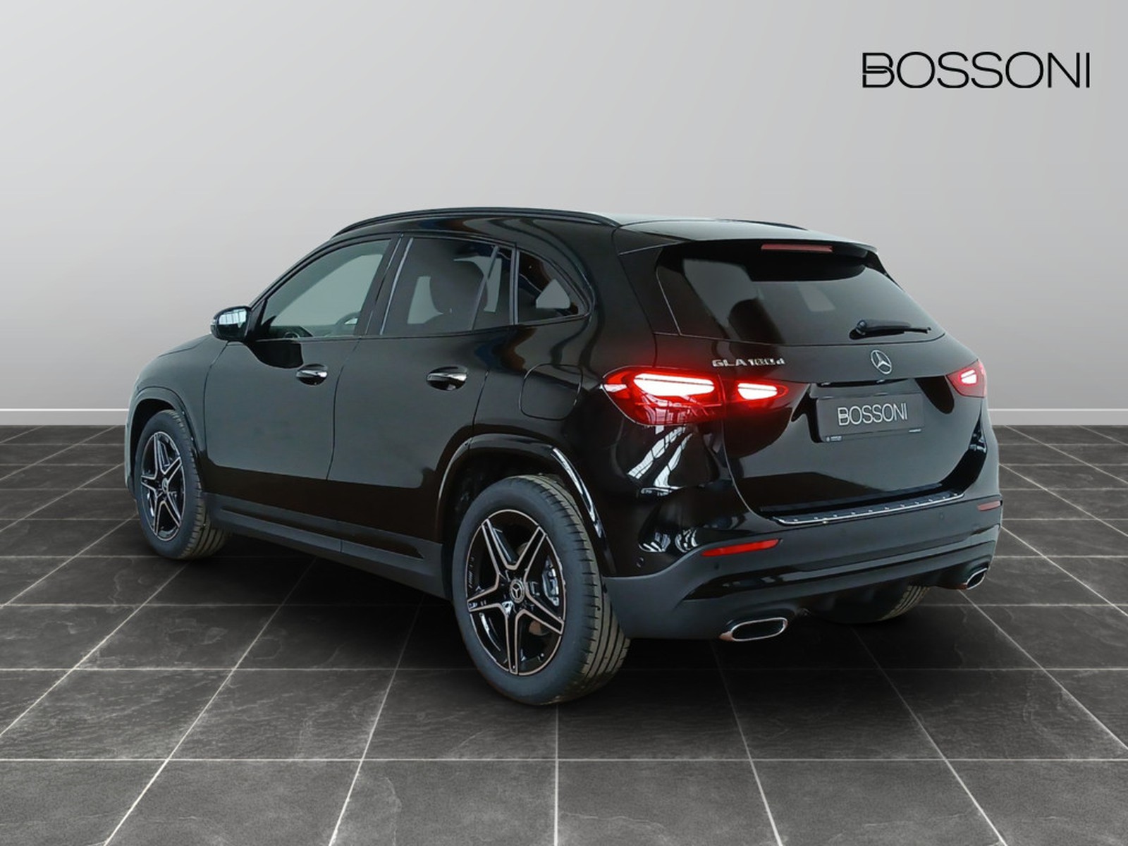 5 - Mercedes GLA 180 d amg line advanced plus 8g-dct