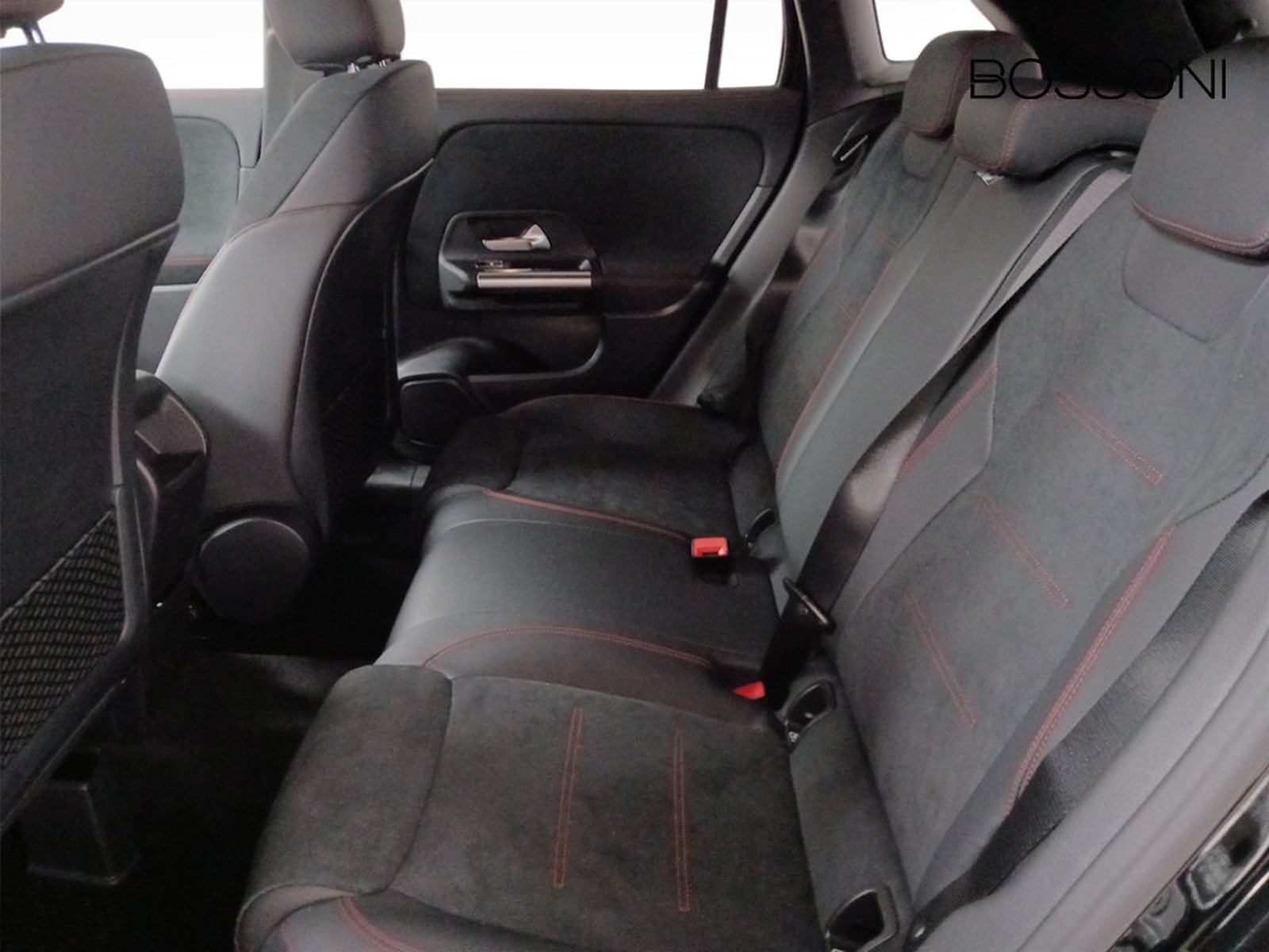 8 - Mercedes GLA 180 d amg line advanced plus 8g-dct