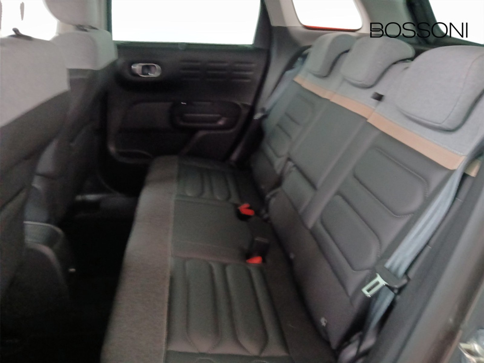 8 - Citroen C3 Aircross 1.5 bluehdi 110cv shine pack s&s