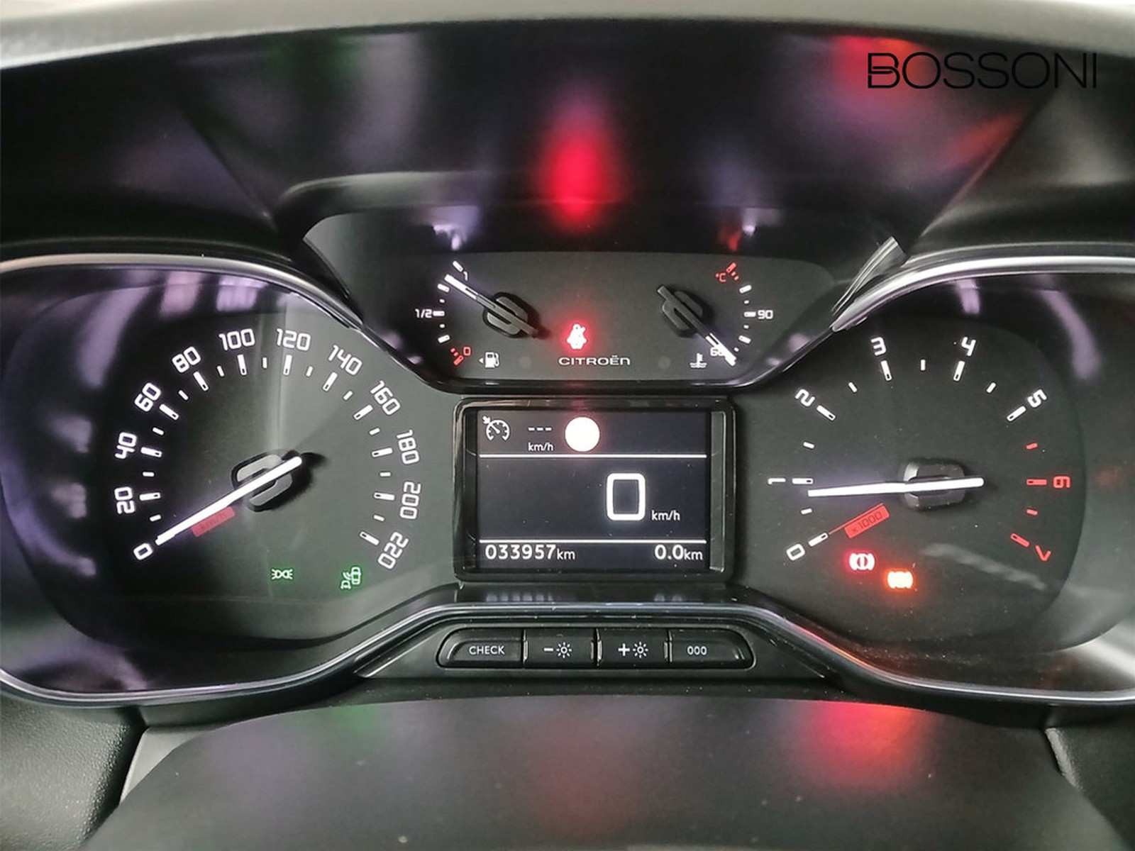 9 - Citroen C3 Aircross 1.5 bluehdi 110cv shine pack s&s