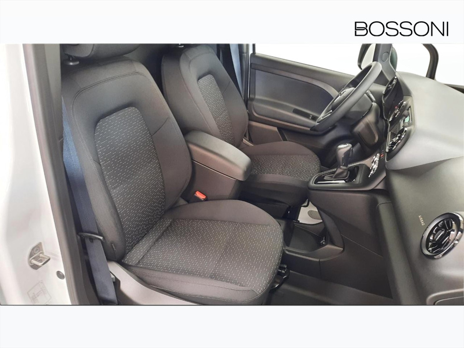 8 - Mercedes Vans Citan efurgone long 45kwh