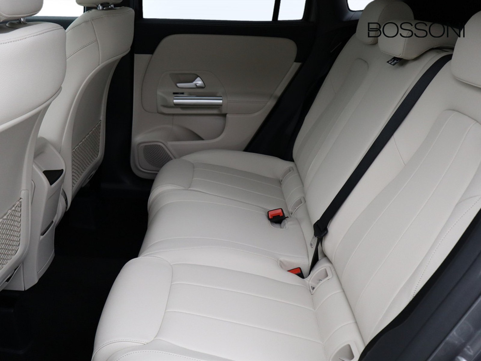 8 - Mercedes GLA 180 progressive advanced 7g-dct