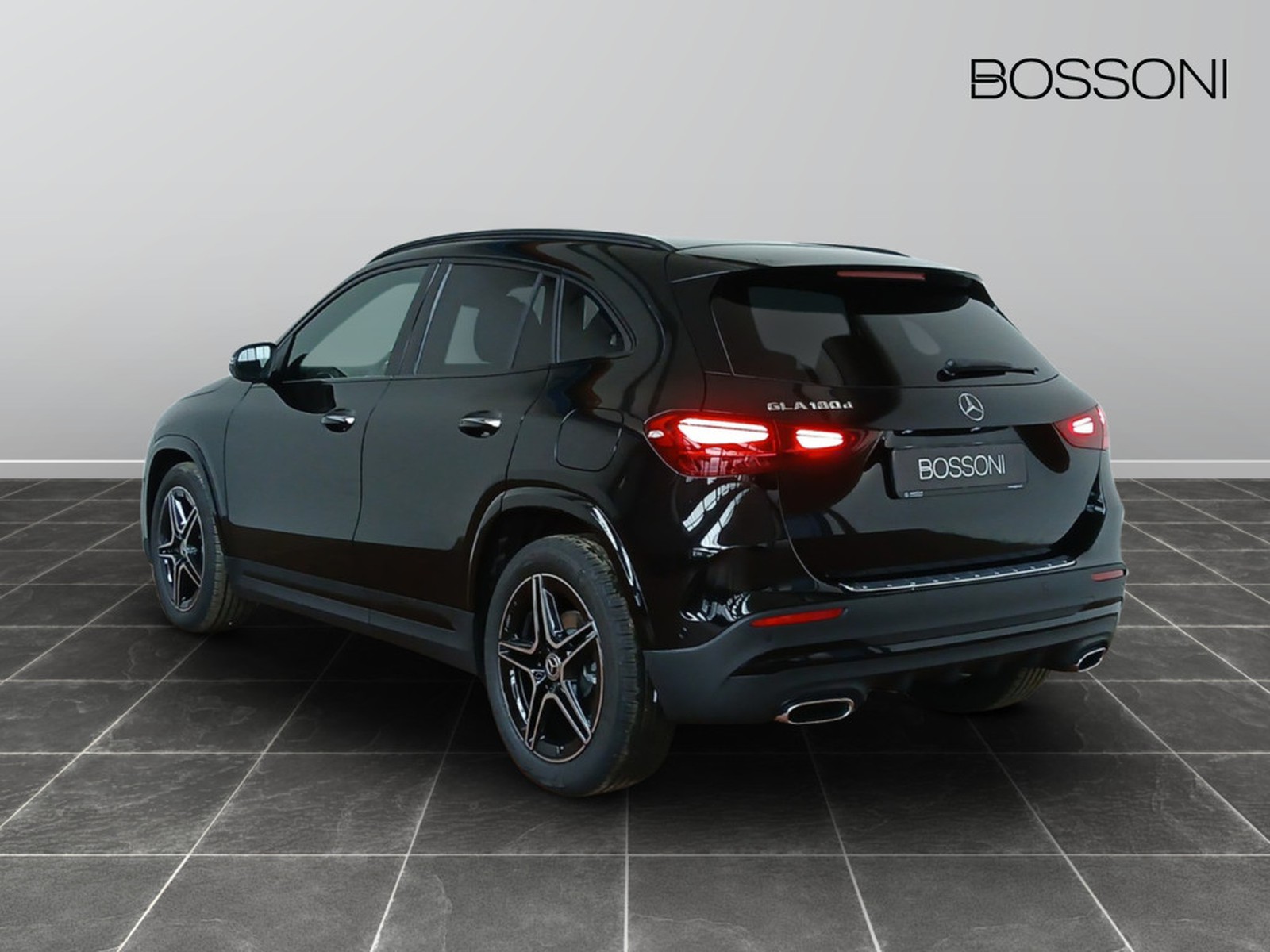 5 - Mercedes GLA 180 d amg line advanced plus 8g-dct