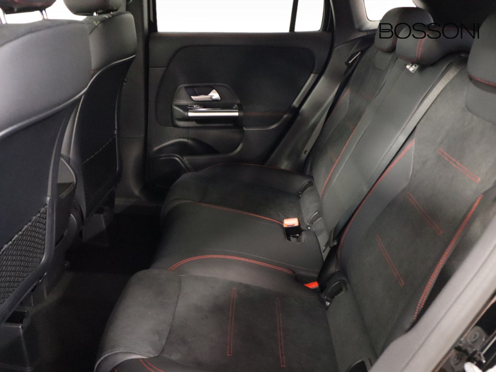 8 - Mercedes GLA 180 amg line advanced plus 7g-dct