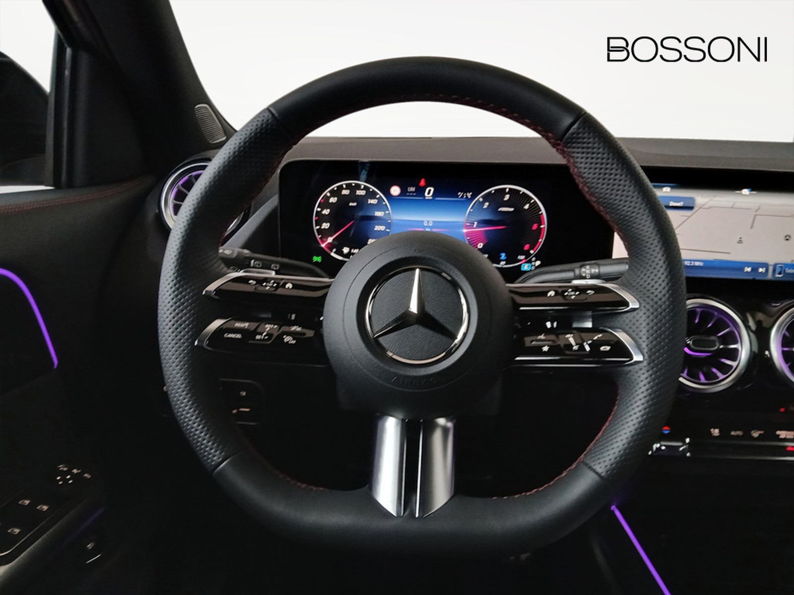 17 - Mercedes GLA 200 d amg line extra 8g-dct