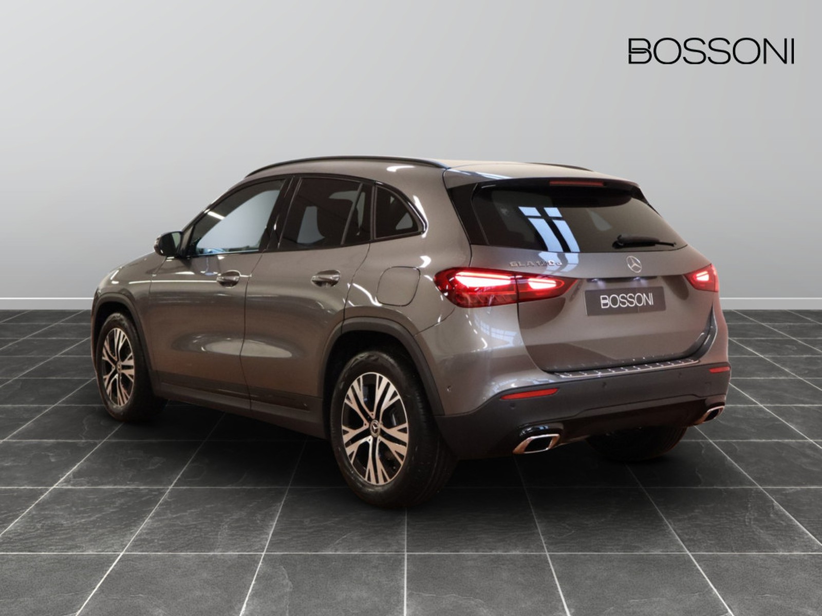 4 - Mercedes GLA 180 d progressive advanced 8g-dct