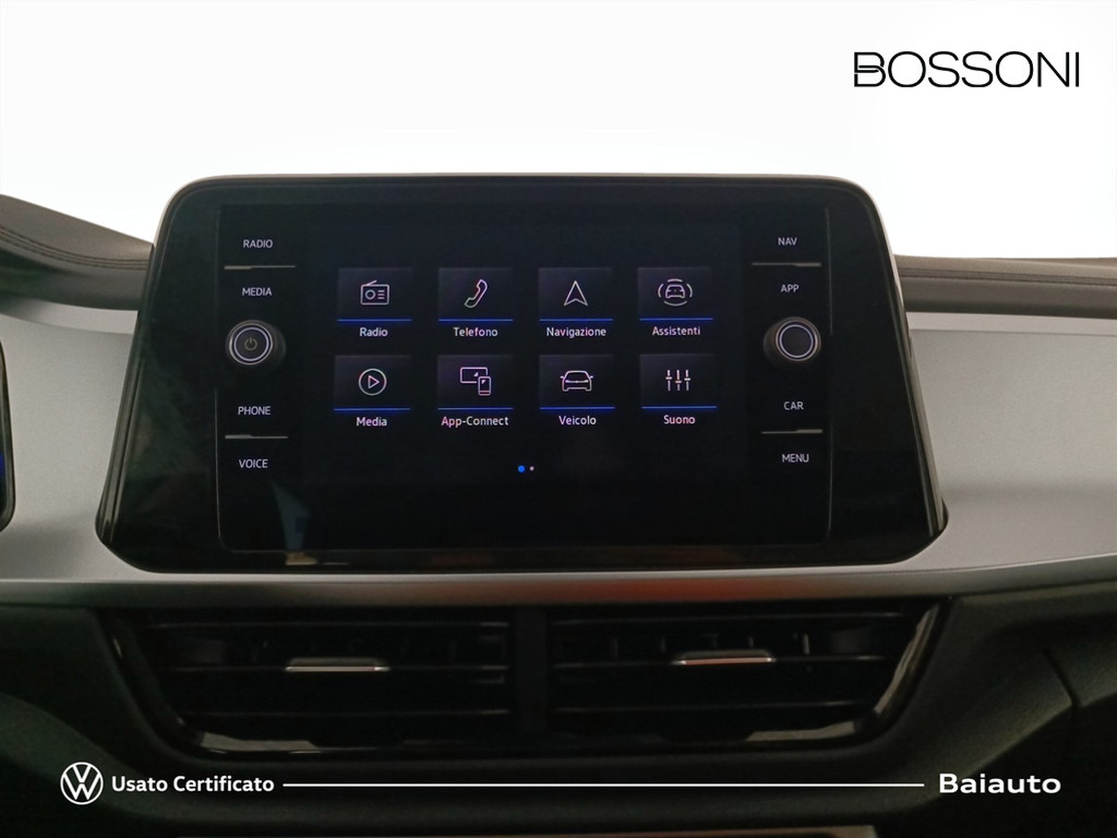 10 - Volkswagen T-Roc 1.5 tsi act life dsg