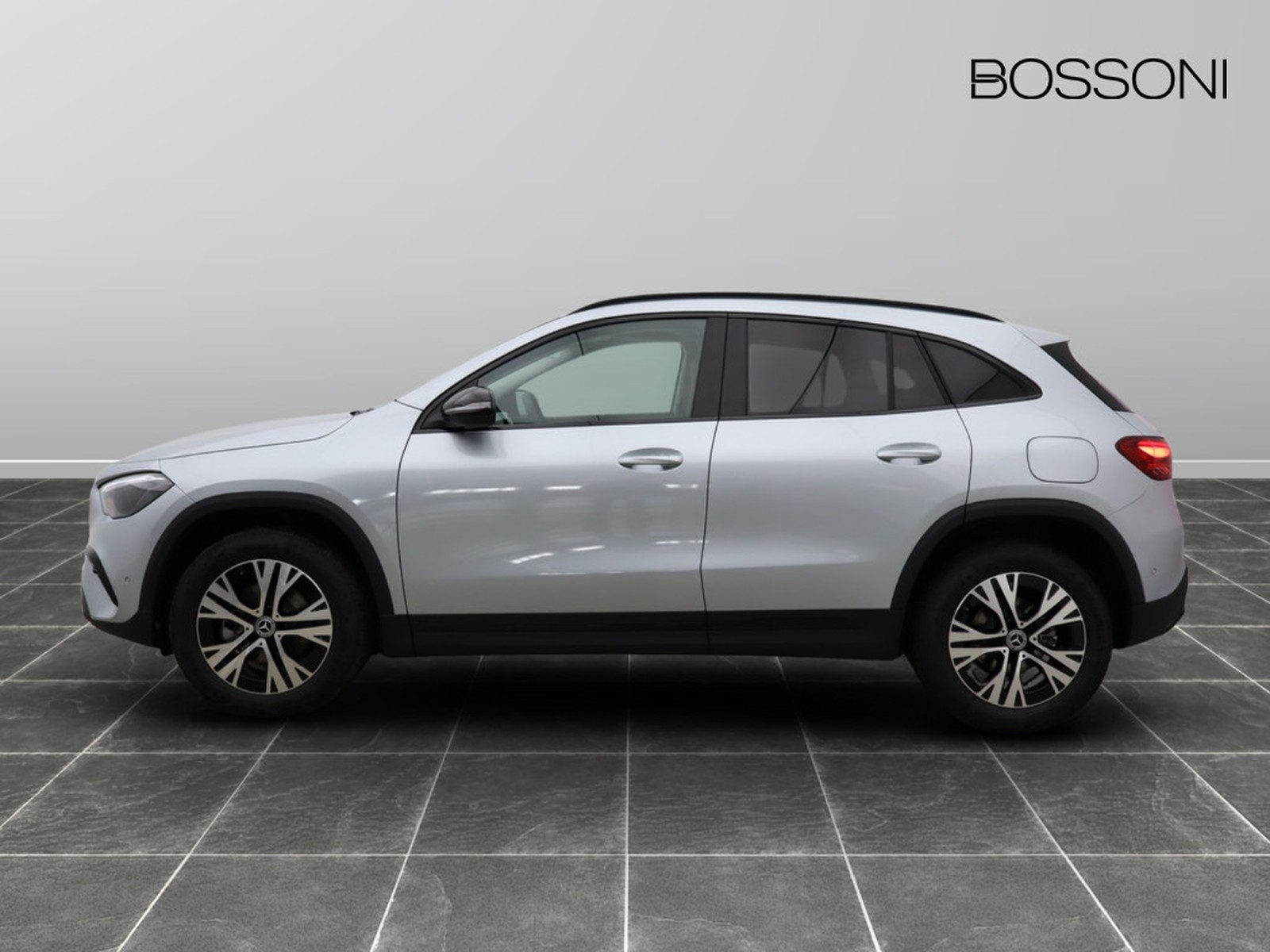 3 - Mercedes GLA 200 d progressive advanced 8g-dct