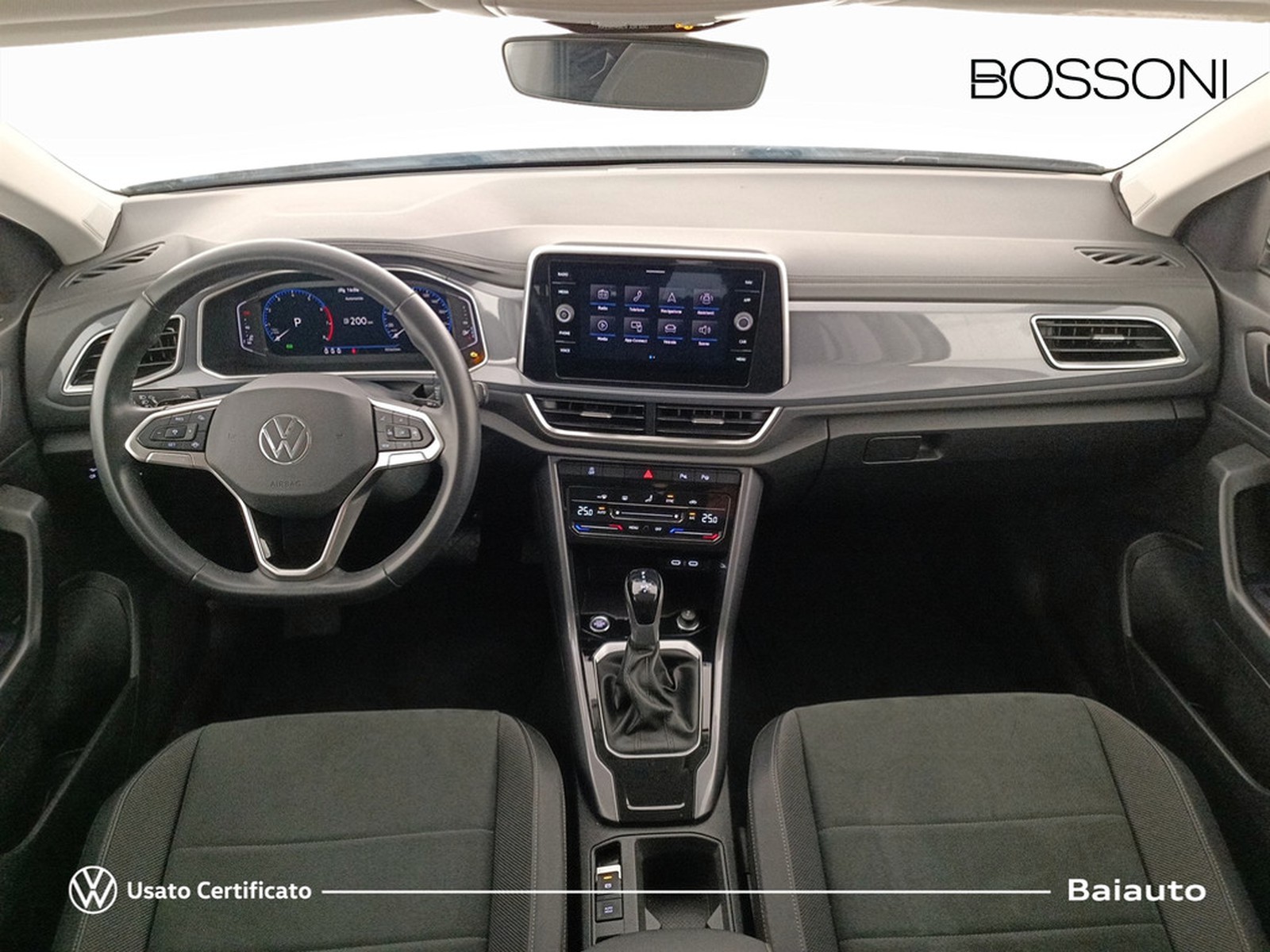 6 - Volkswagen T-Roc 1.5 tsi act style dsg