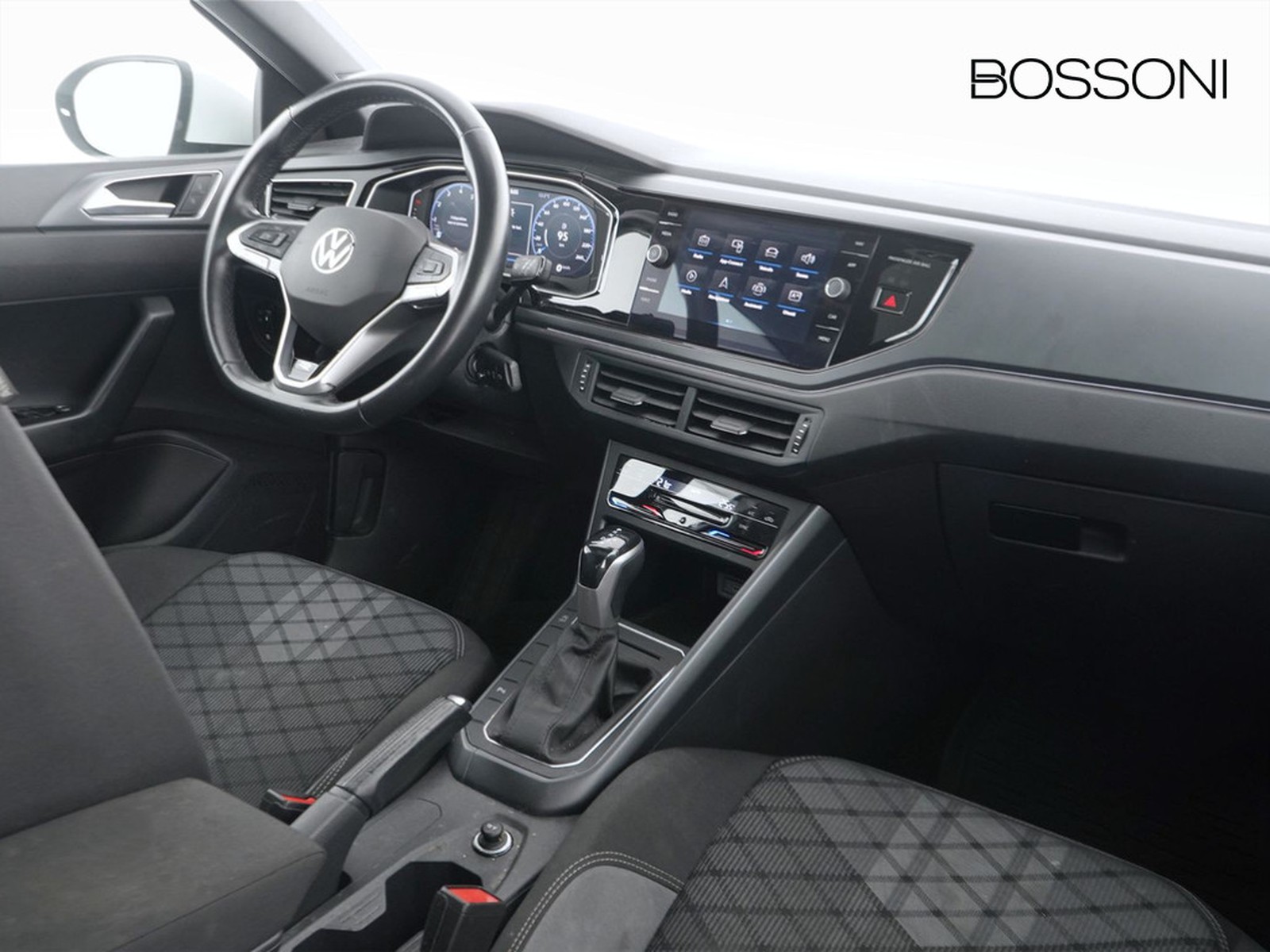 6 - Volkswagen Taigo 1.5 tsi act 150cv r-line dsg