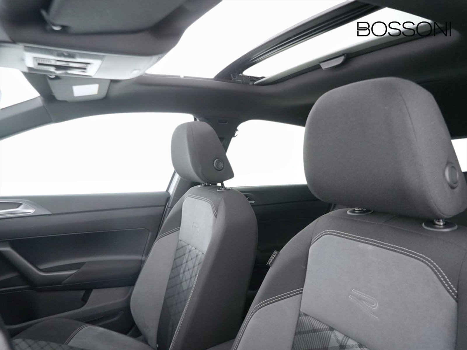 21 - Volkswagen Taigo 1.5 tsi act 150cv r-line dsg