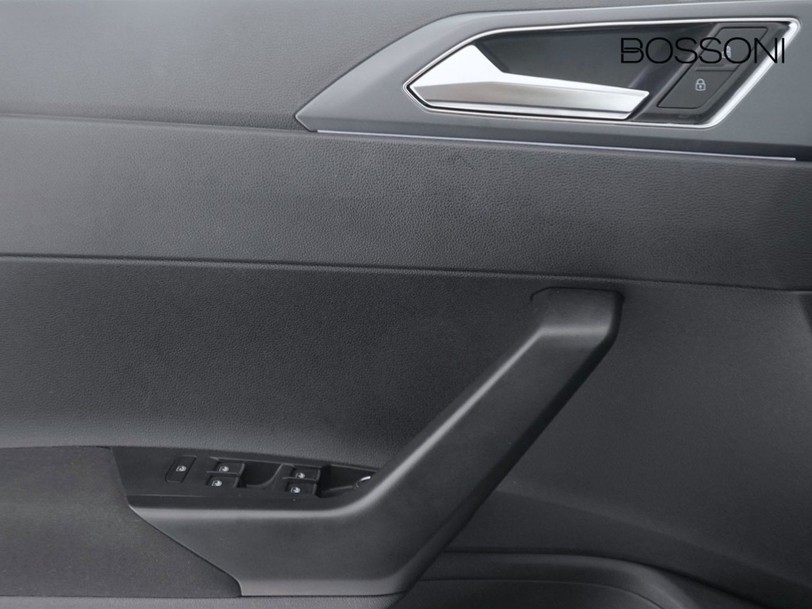 17 - Volkswagen Taigo 1.0 tsi 115cv r-line