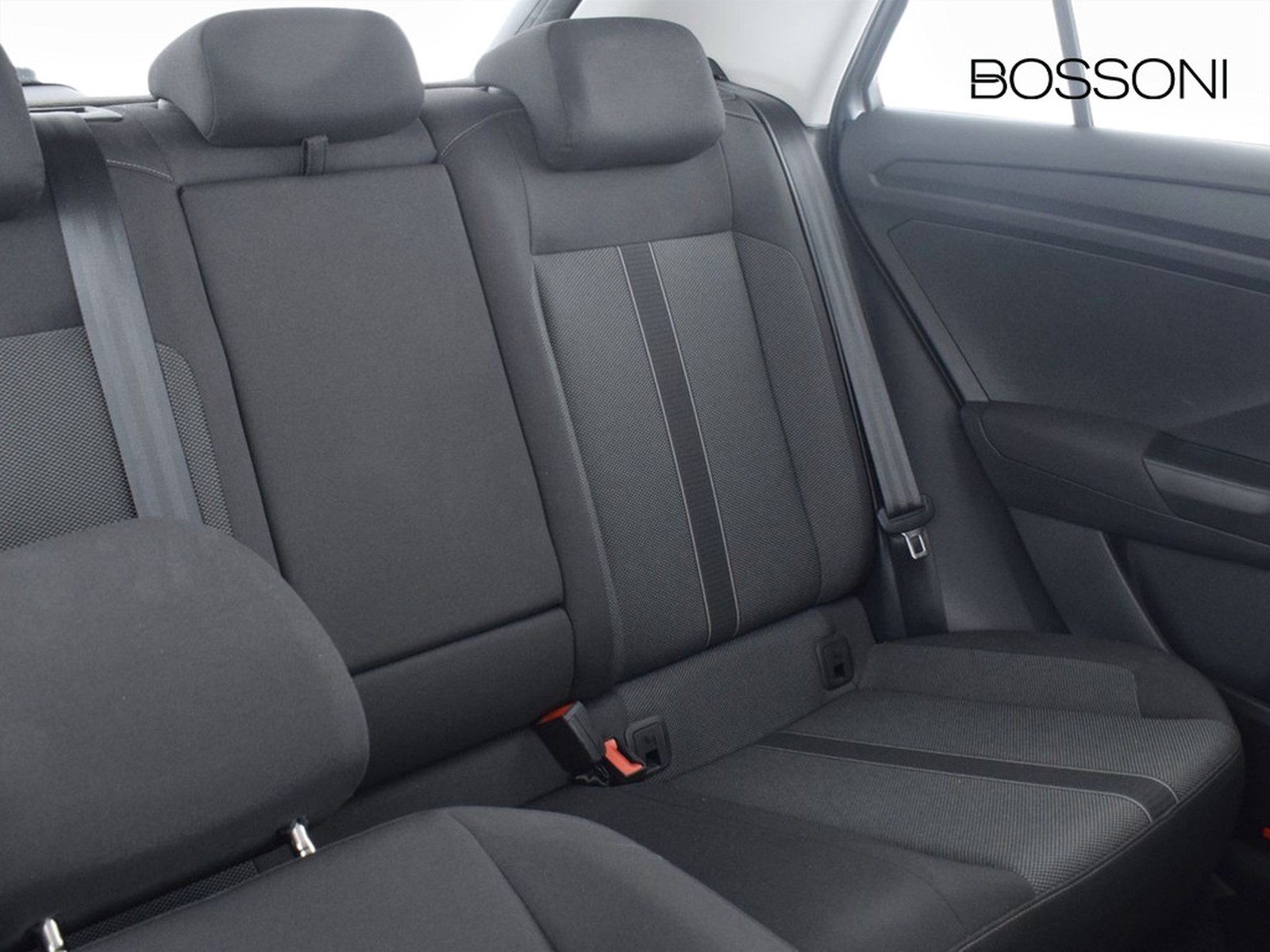 21 - Volkswagen T-Roc 1.5 tsi act life dsg