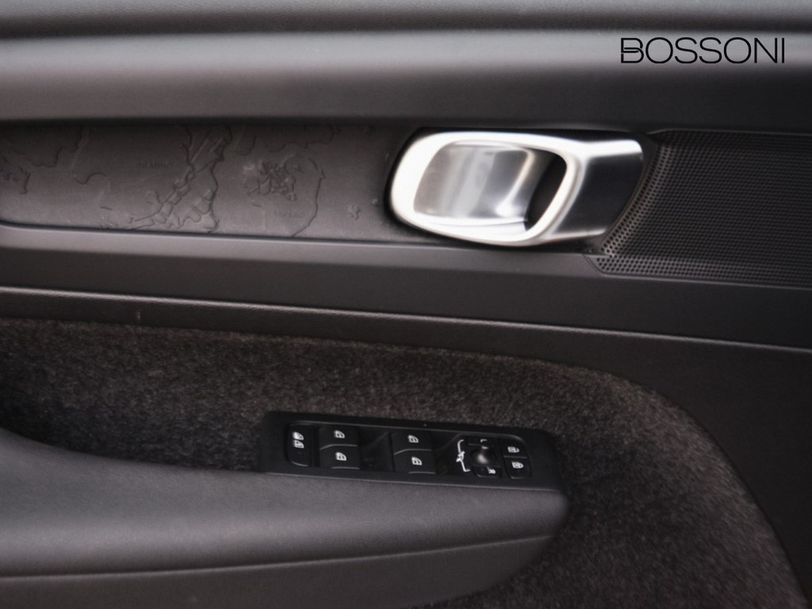 15 - Volvo XC40 single motor plus rwd edt