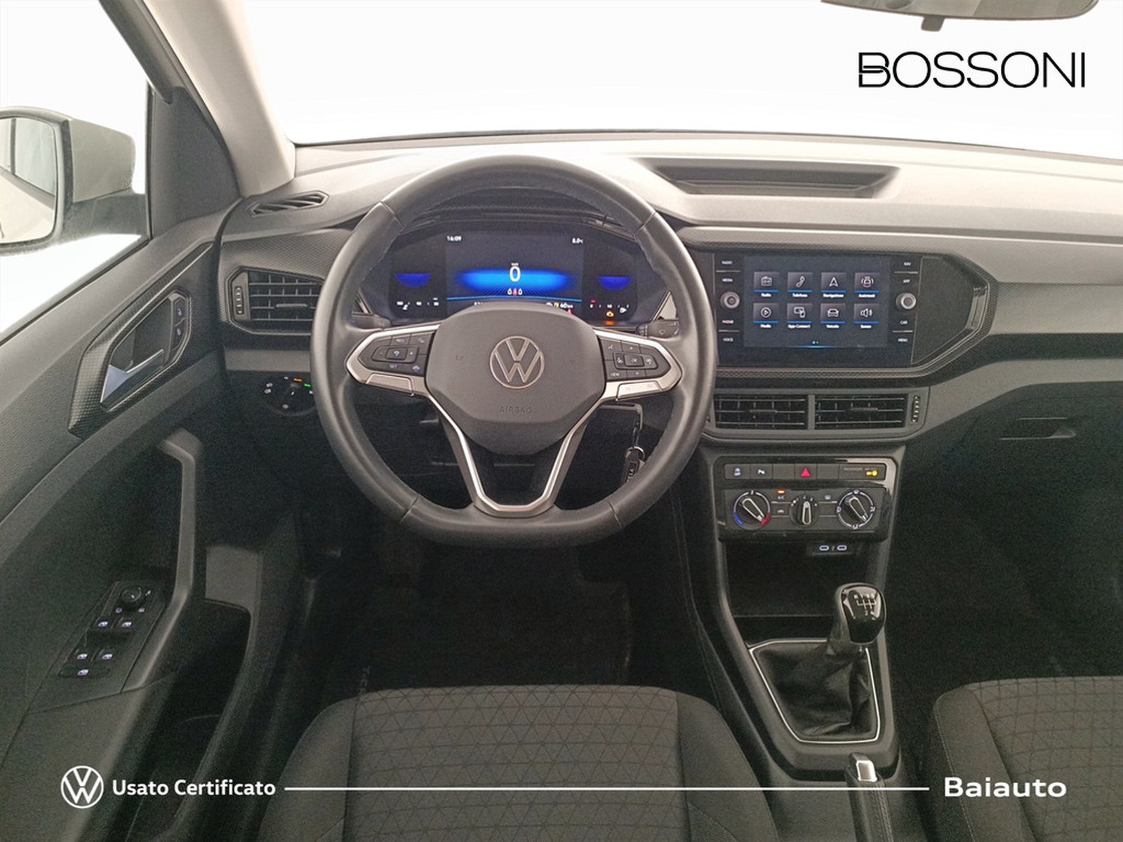 8 - Volkswagen T-Cross 1.0 tsi 95cv style