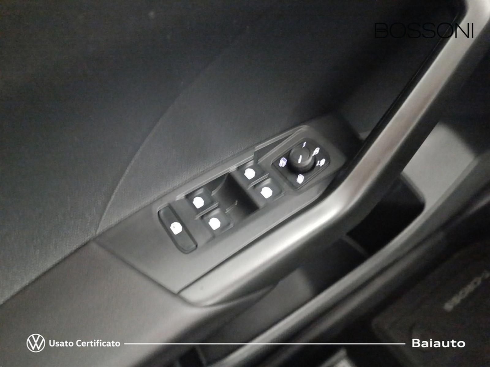 17 - Volkswagen T-Cross 1.0 tsi 95cv style