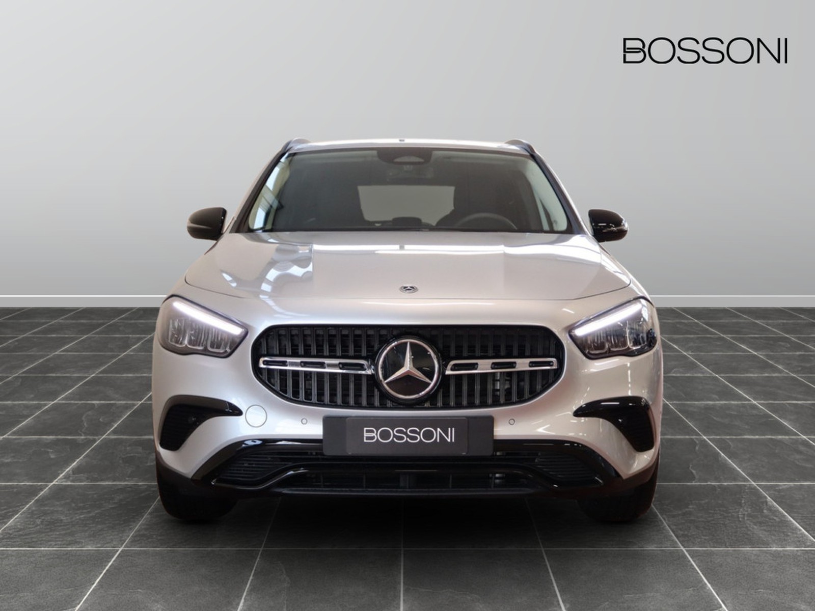 2 - Mercedes GLA 200 d progressive extra 8g-dct