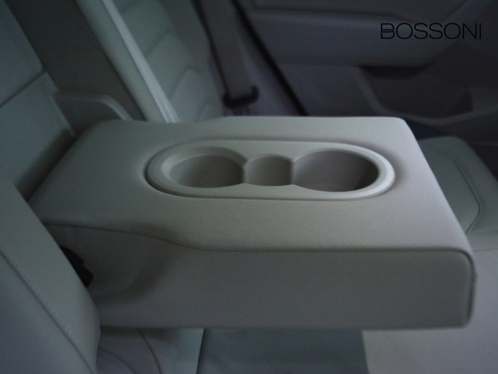 6 - Volkswagen Touareg 3.0 v6 tdi scr 231cv elegance 4motion tiptronic