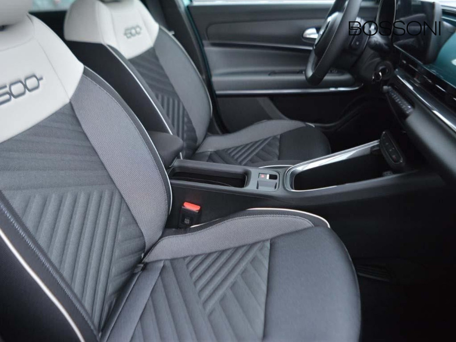 5 - Fiat 600 1.2 hybrid 145cv icon