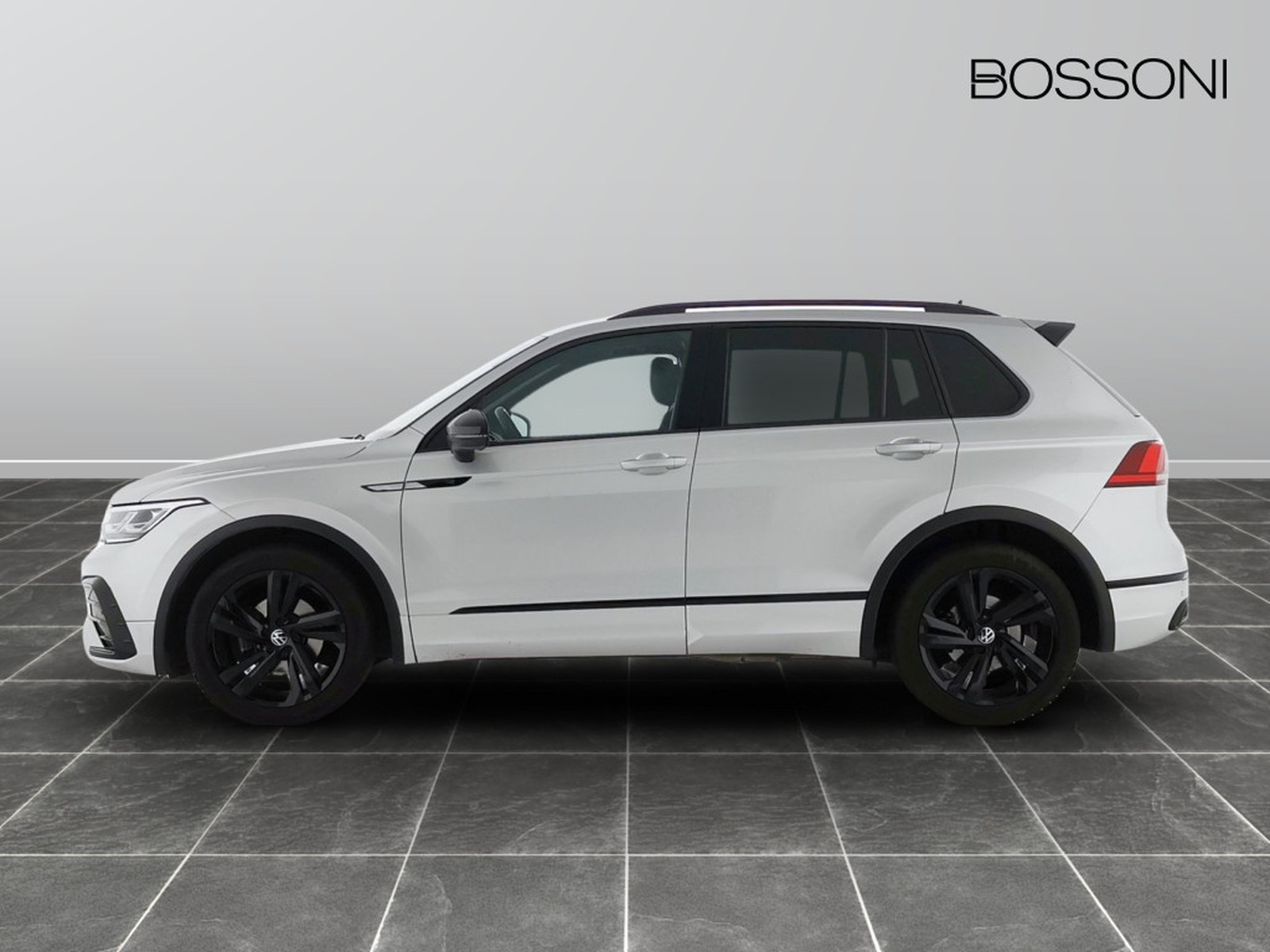 3 - Volkswagen Tiguan 1.5 tsi act 150cv r-line dsg