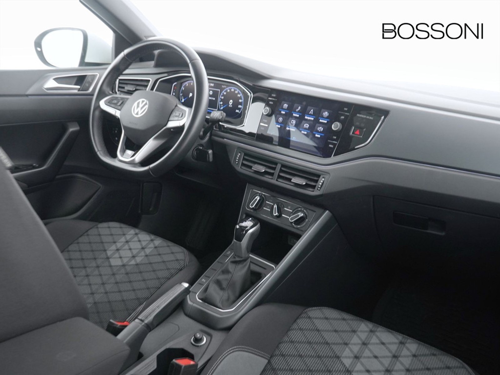 6 - Volkswagen Taigo 1.5 tsi 150cv r-line dsg